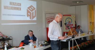 Der Versammlungsleiter.... Der Versammlungsleiter....
